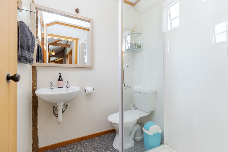 Others 2, Nadarra Hideaway, Otorohanga