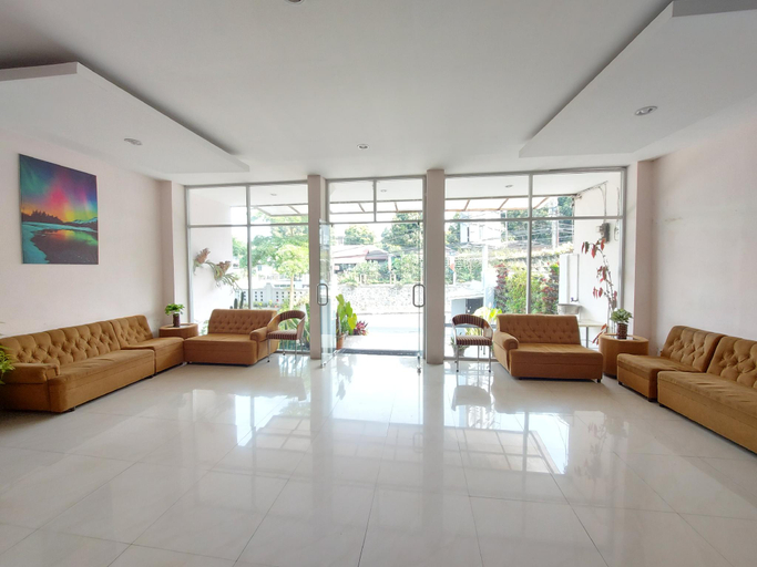 Public Area 5, The Aurora by Makati, Bandung