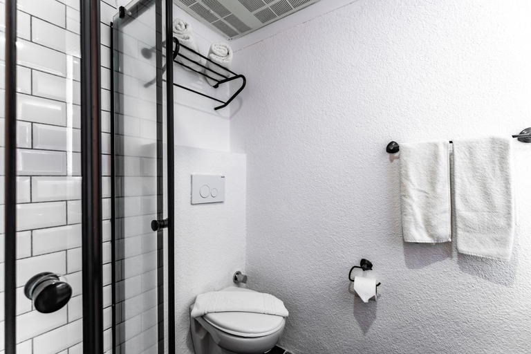 Bathroom 4, Costa Bitezhan Beach, Bodrum