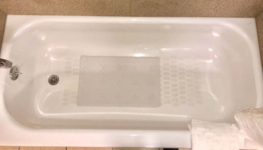 Bathroom 4, Regal Inn Chicago O'Hare - Franklin Park, Cook