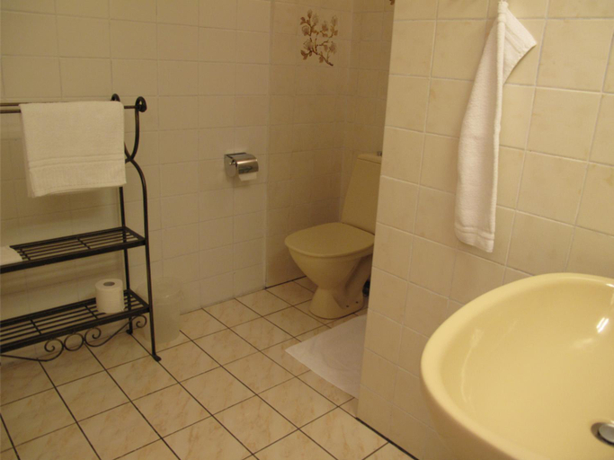 Bathroom 3, Villa Luna Breakfast Hotel, Osby