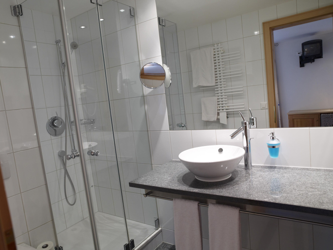 Bathroom 3, Hotel Alpina Parpan, Albula