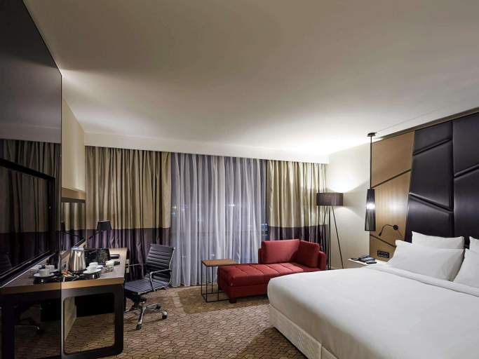 Bedroom 3, Pullman Istanbul Hotel & Convention Center, Bahçelievler