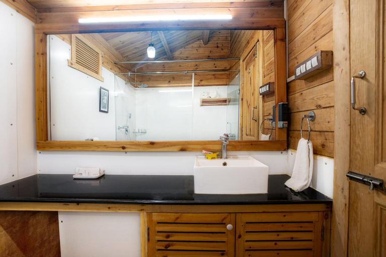 Bathroom 4