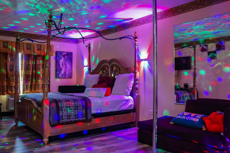 Others 5, Luxe Inn and Suites, Cook