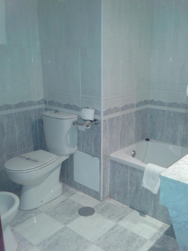 Bathroom 2, Hotel Nuevo Ara, Cáceres