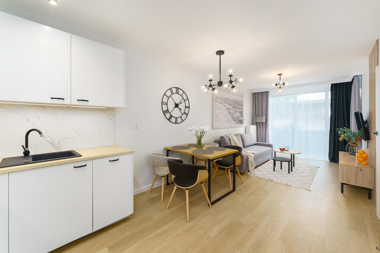 Others 4, Perlowa Przystan Rent, Kołobrzeg