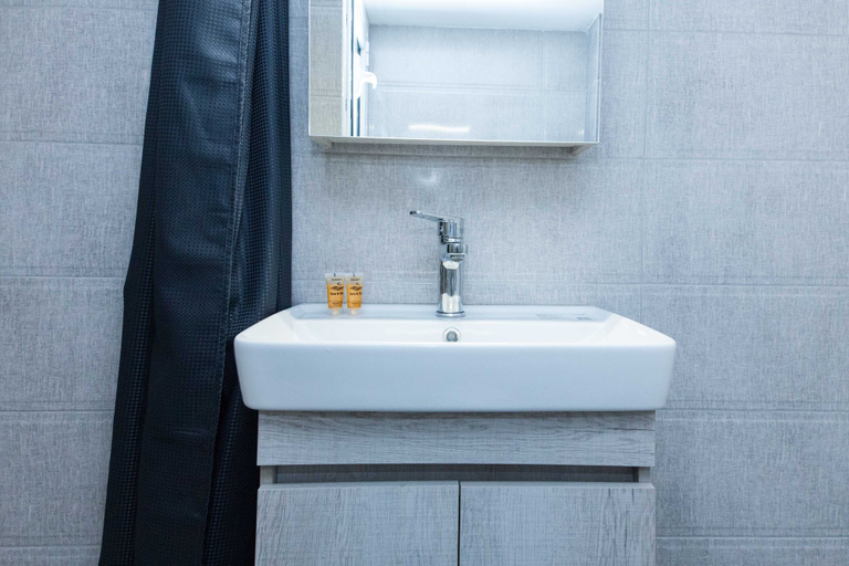 Bathroom 3, Ano Kipseli Athens Gem 1 Bd Apt for 4, Attica