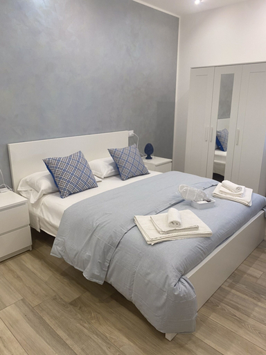 Bedroom 3, Maryam23, Syracuse