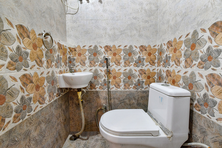 Bathroom, Fabexpress Raj Palace, Udaipur