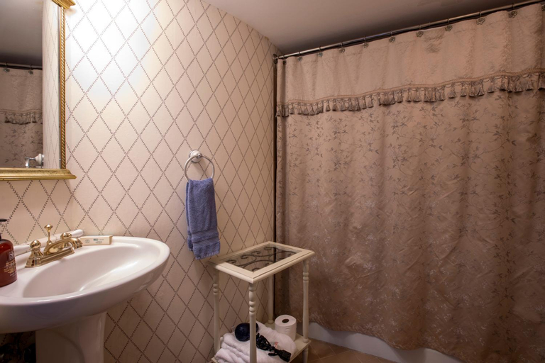 Bathroom 21