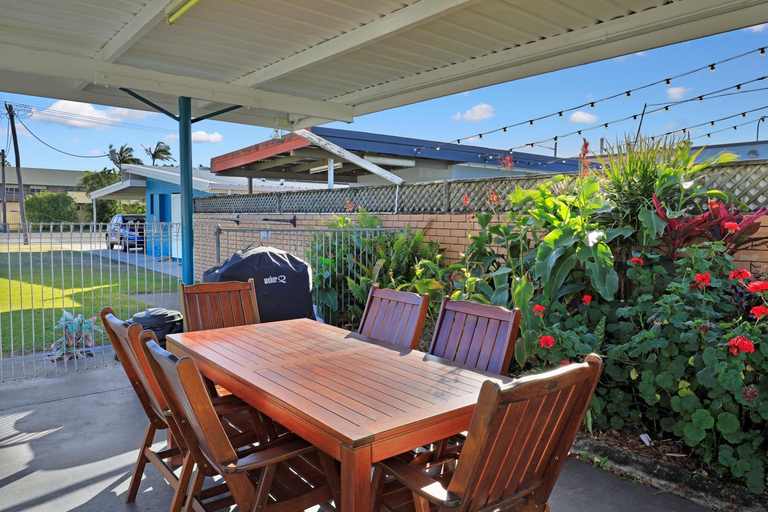 Food & Drinks 4, Oscar Motel, Bundaberg
