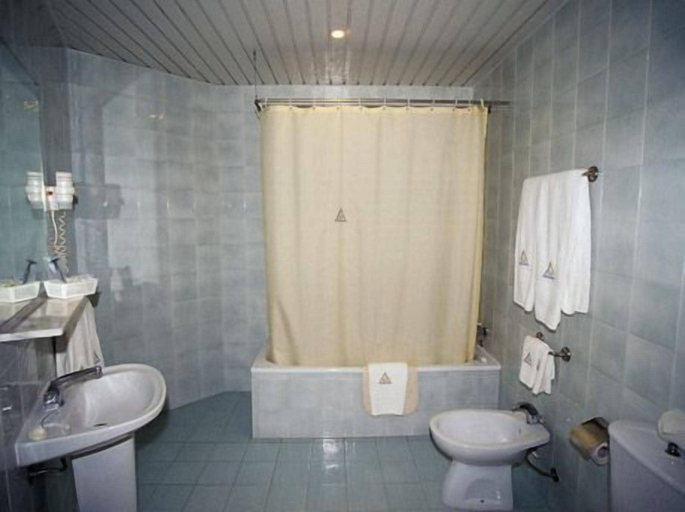 Bathroom 4, Hotel Sao Lourenco, Benavente