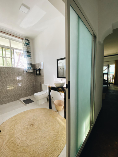 Bathroom 3, Crystal Beach Nungwi, Kaskazini 'A'