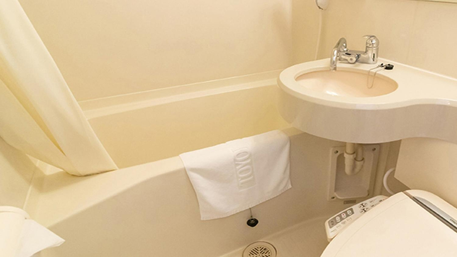 Bathroom 4, Toyoko Inn Shin-Osaka Chuo-guchi Honkan, Osaka