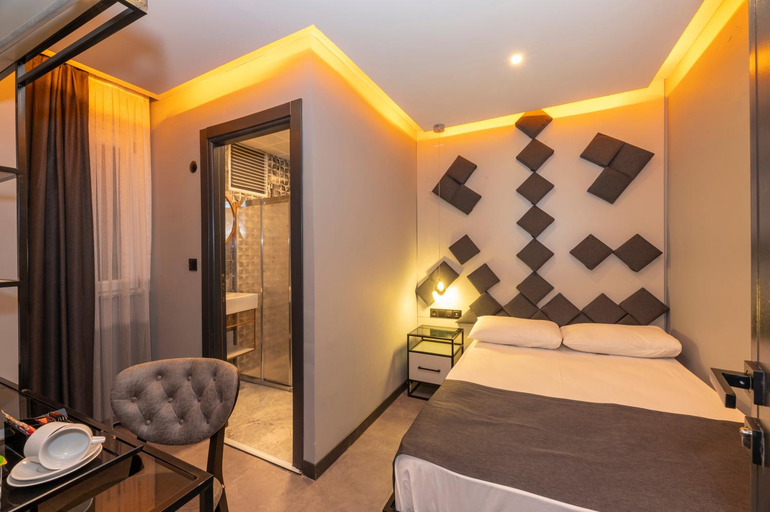 Bedroom 2, White Palace Hotel, Bakırköy