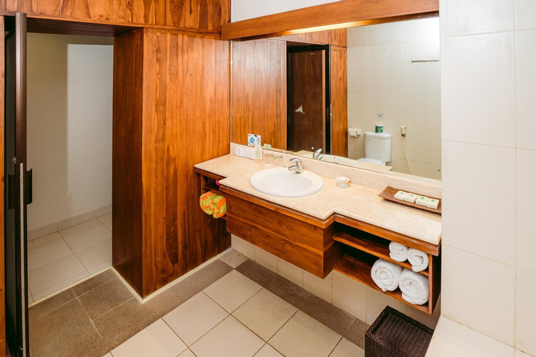 Bathroom 25