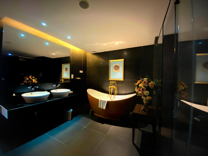 Bathroom 4
