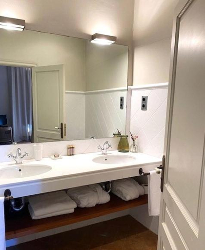 Bathroom 2, Can Mora de Dalt, Barcelona
