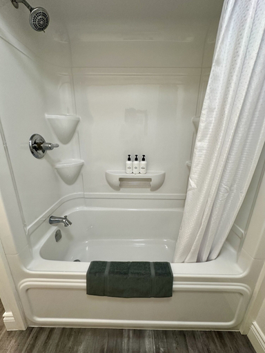 Bathroom 3, Cheticamp Outback Inn, Inverness