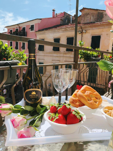 Food & Drinks 5, Affittacamere in Piazzetta, La Spezia