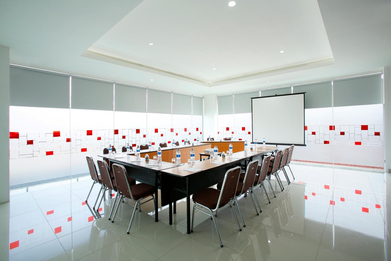 Business Facilities 13