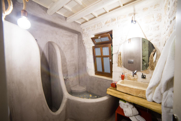 Bathroom 2, AC Homes Alice, Crete