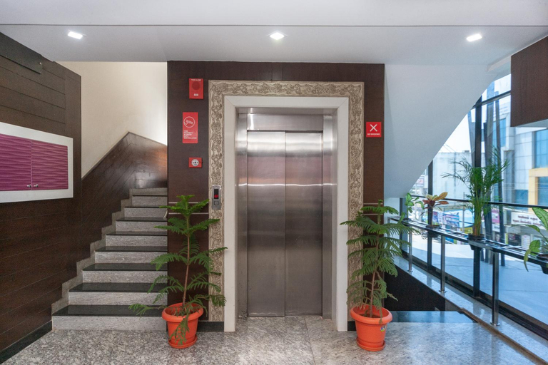 Public Area 2, Hotel Sumi Palace, Thanjavur