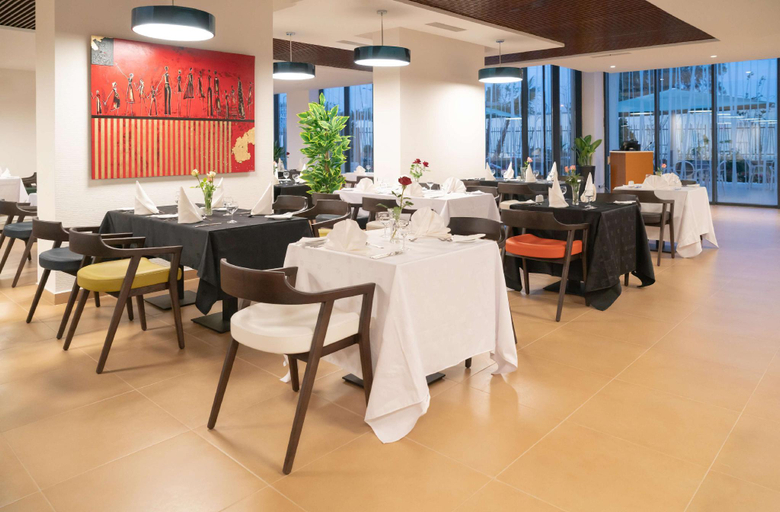 Food & Drinks 5, Golden Tulip Royaume, Les Eucalyptus