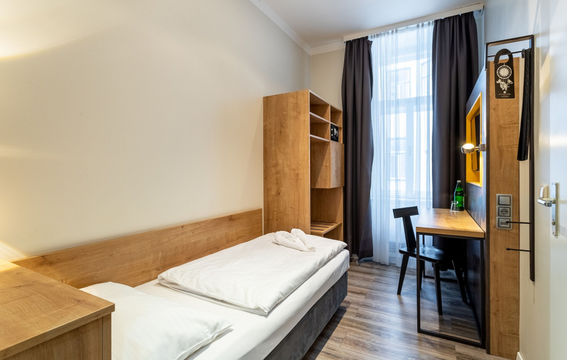 Bedroom 2, Hotel Westbahn, Wien