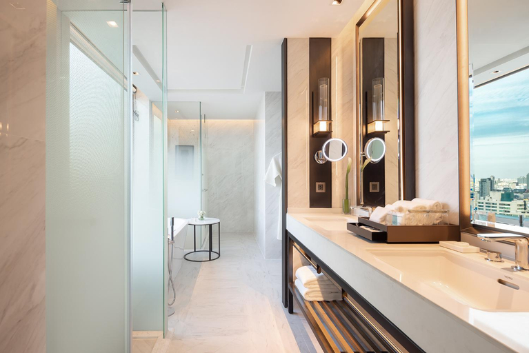 Bathroom 14