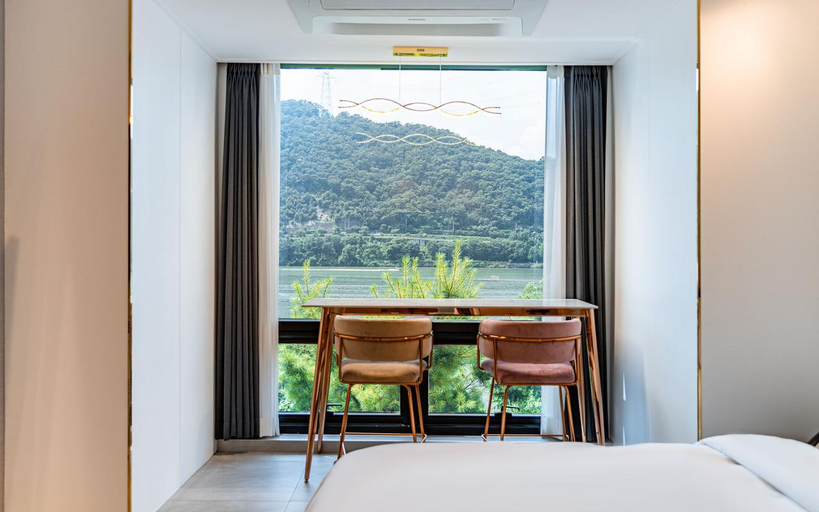 Bedroom 13