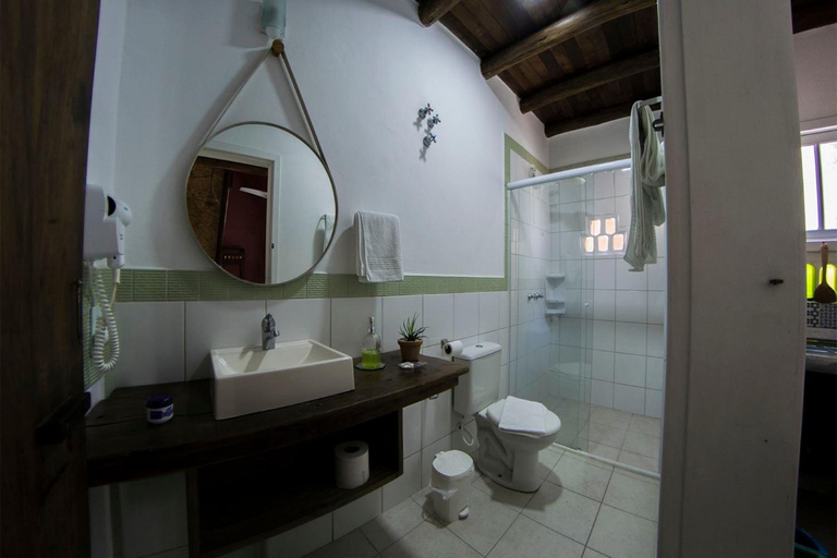 Bathroom 2, Verde Vida Ecopousada Termas do Gravatal, Gravataí