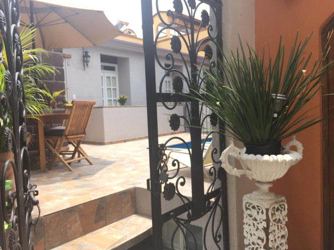 Others 4, Suites colibri, Allende