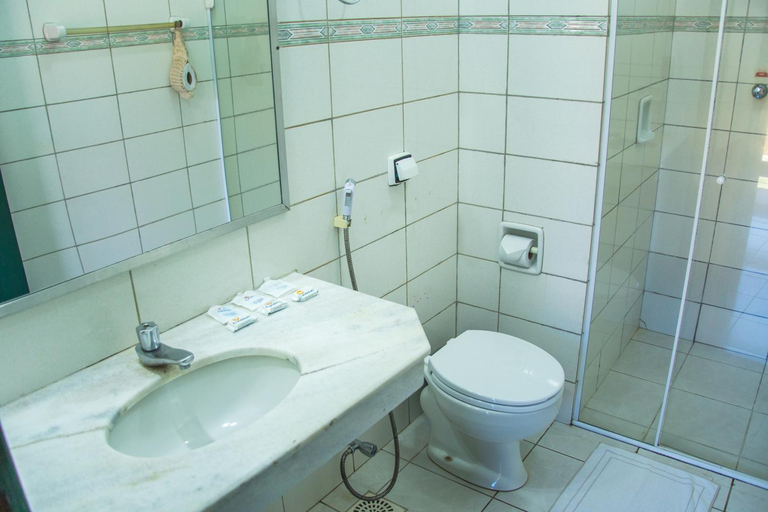 Bathroom 3, Hotel Gold Fish, Sapezal