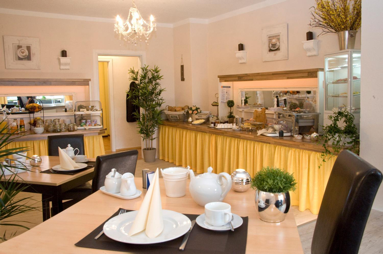 Food & Drinks 2, Hotel Garni Zum Grunen Baum, Paderborn