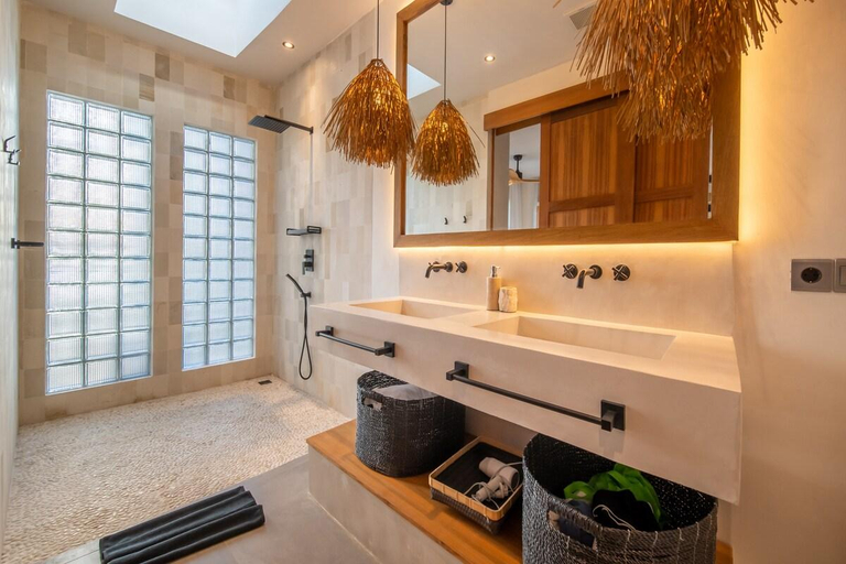 Bathroom 2, Villa Yukiko Canggu, Badung