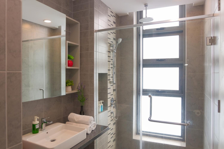 Bathroom 5, Bukit Bintang Robertson 3BR Suite with Netflix, Kuala Lumpur