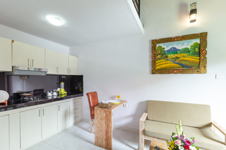 Dining Room 25