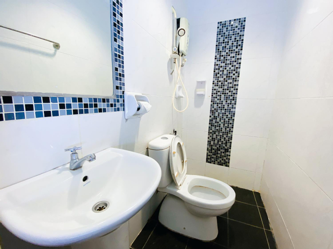 Bathroom 4