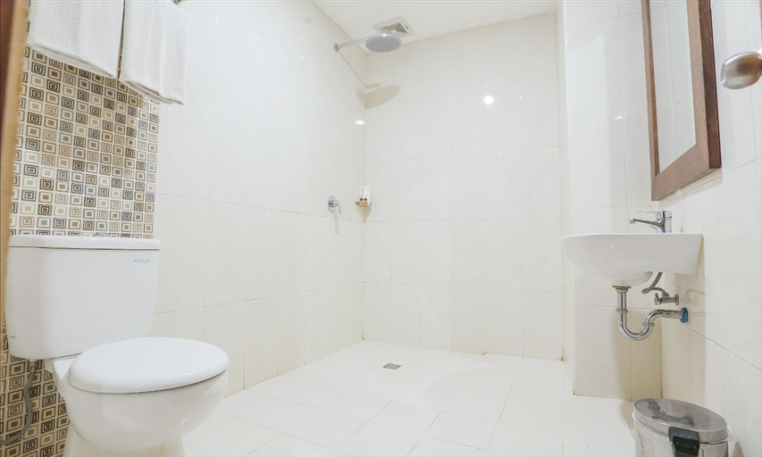 Bathroom 19