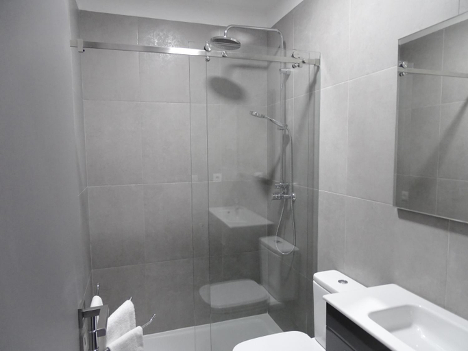 Bathroom 3, Rs porto Apartments, Porto