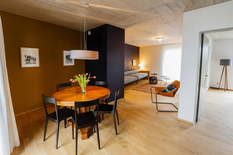 Others 5, Hotel ZwiBack, Uster