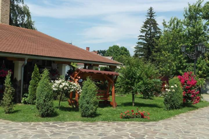 Others 5, Kakukk Panzio, Nyírbátor