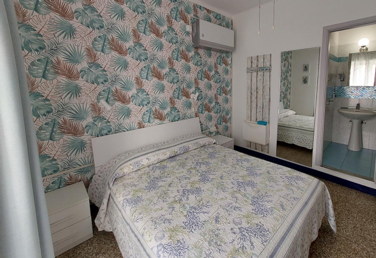 Bedroom 2, Villa La Lanterna, Savona