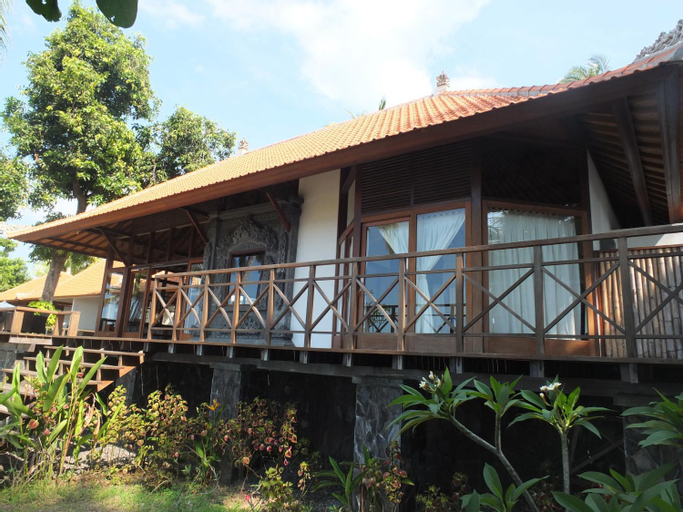 Exterior 14