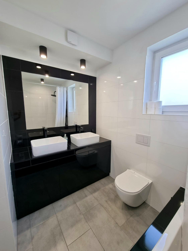 Others 4, Domek pod swierkami - "Apartamenty swierkowe", Kłodzko