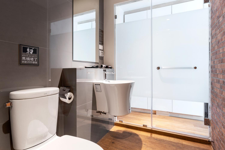 Bathroom 11