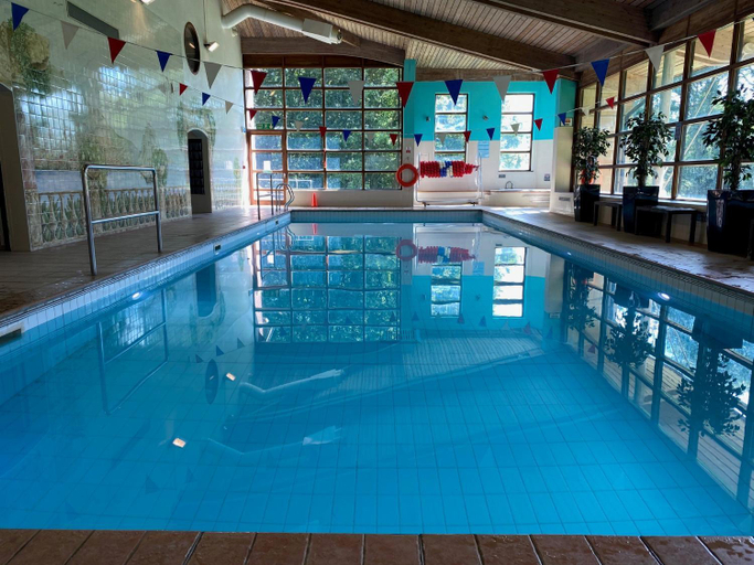 Sport & Beauty 3, Denham Grove, Buckinghamshire
