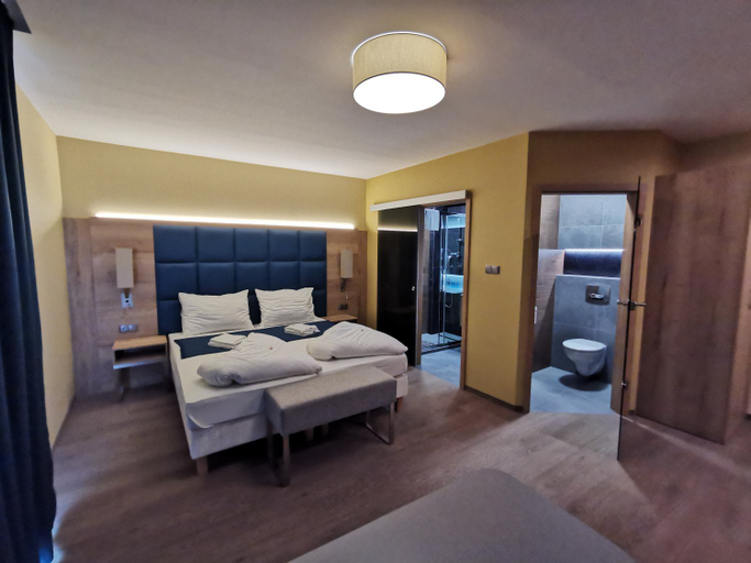 Bedroom 4, Alpengasthof Tanzstatt, Murau